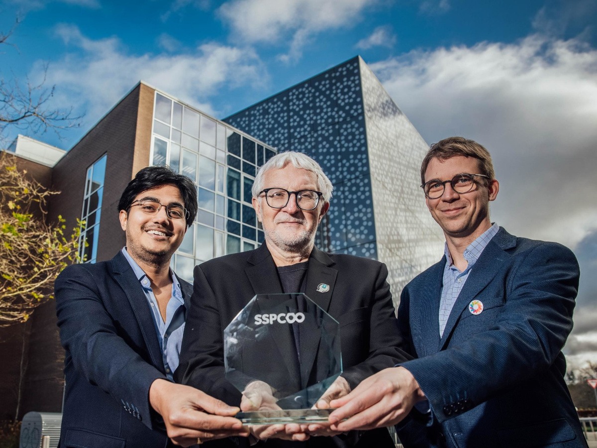 Pioneering materials science team at UL wins award for Nobel collaboration