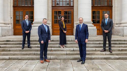 Amazon announces the creation of 1000 jobs in Ireland.